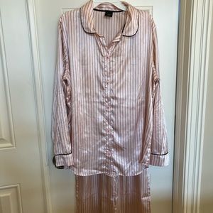 Apt 9 silk women’s pjs